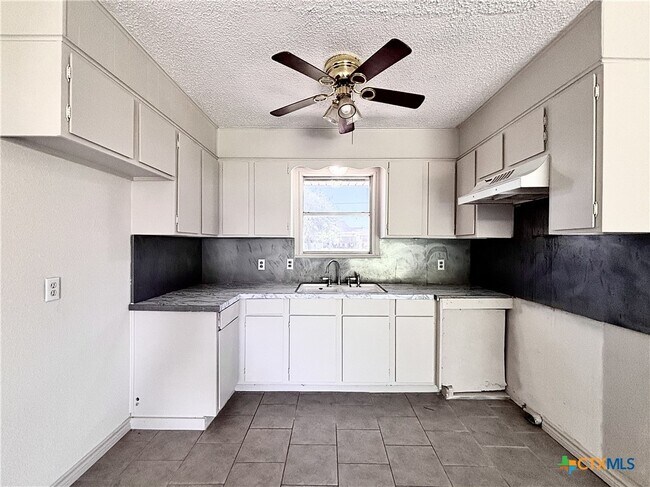 Building Photo - 209 Prairie Ave