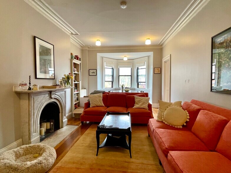 Building Photo - 140 Marlborough St