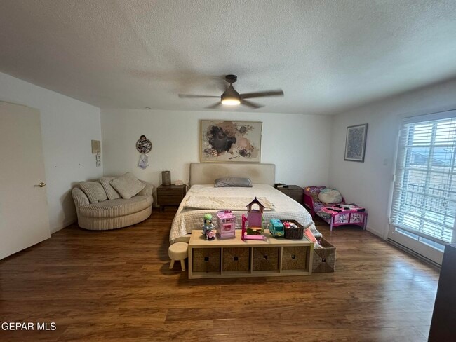 Building Photo - 6417 Pino Real Dr