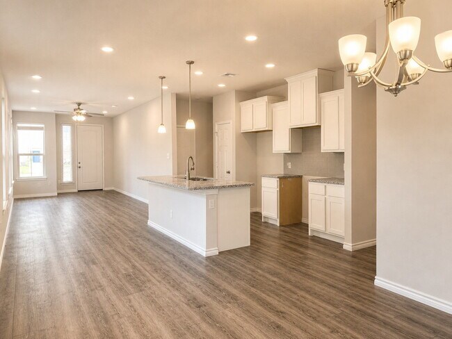 Building Photo - "Charming 3-Bedroom Retreat on Toledo Bend Drive – Spacious 1533 Sq Ft with 2 Full Baths in Colle...