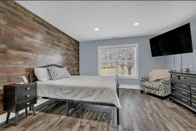 Building Photo - 3 Bedroom, 2 Bath home.