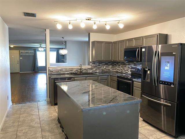 Building Photo - 912 Mosaic Dr