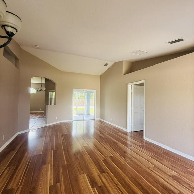Building Photo - 170 SW Christmas Terrace