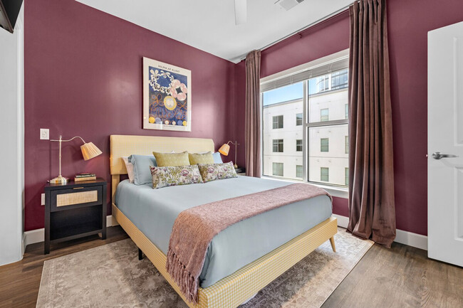 Building Photo - 641 Division St