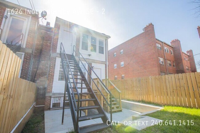 Building Photo - 1626 Independence Ave SE