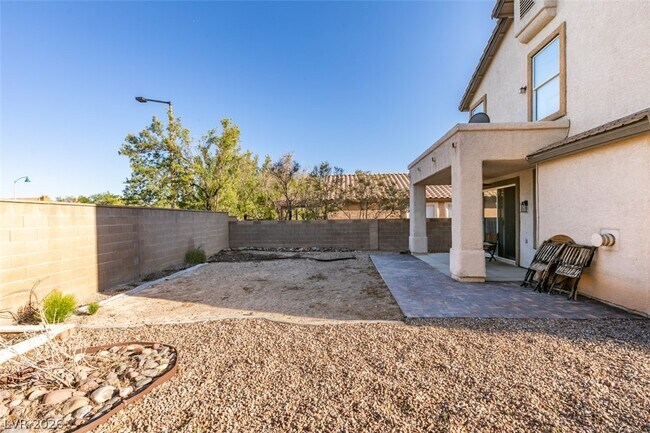 Building Photo - 2534 Wind Spinner St