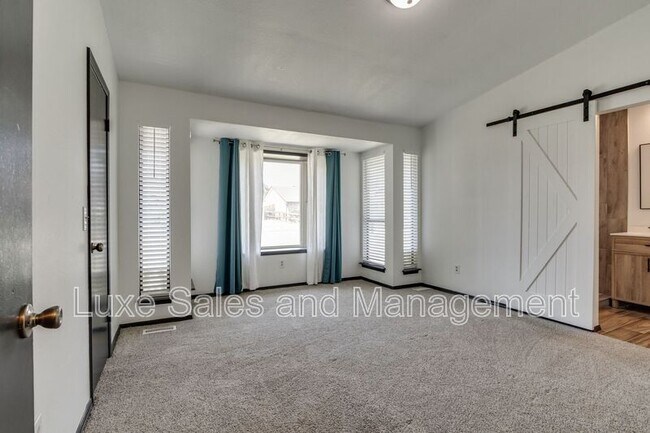 Building Photo - 612 NW 139th St