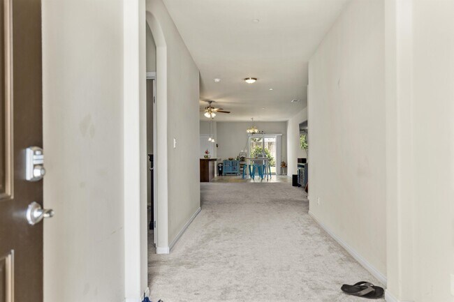 Building Photo - 9408 Citrus Creek Dr