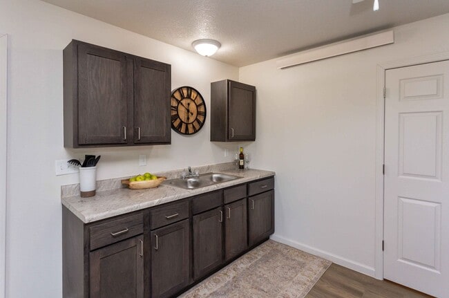 Building Photo - 3 Bedroom, Single-story Townhomes for rent...