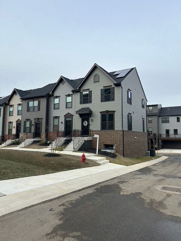 Building Photo - 1114 Spur Ln
