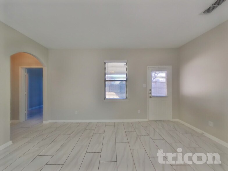 Building Photo - 1342 Barrel Dr