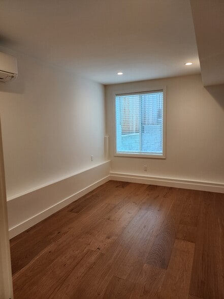 Primary Bedroom - 475 18th Ave