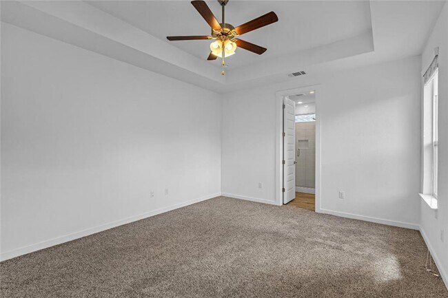 Building Photo - 1925 Ruger Pass