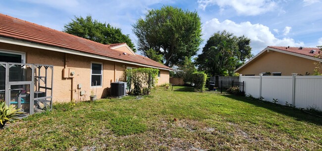 Building Photo - 23261 Boca Club Colony Cir