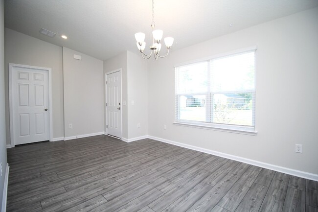 Building Photo - 4-Bedroom Home in Brookhaven Vaulted Ceili...