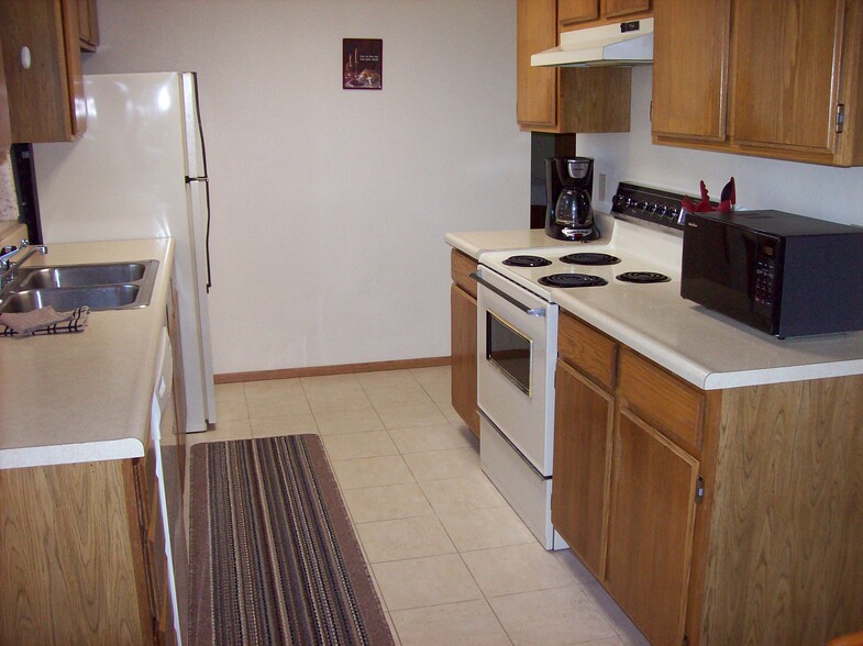 KITCHEN - 33820 Polar St