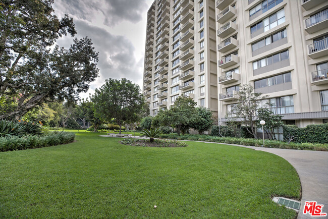 Building Photo - 2160 Century Park E