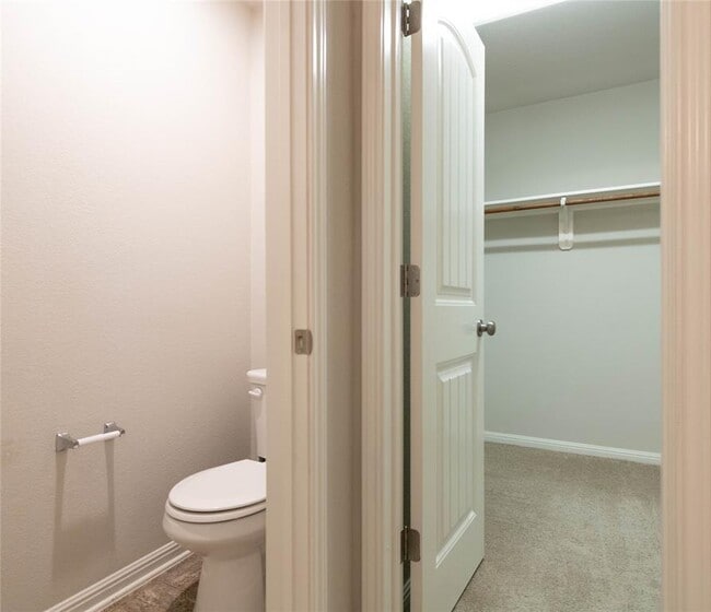 Building Photo - 310 Hyltin St