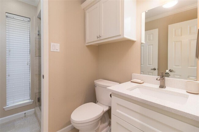 Building Photo - 4607 Breezy Point Dr
