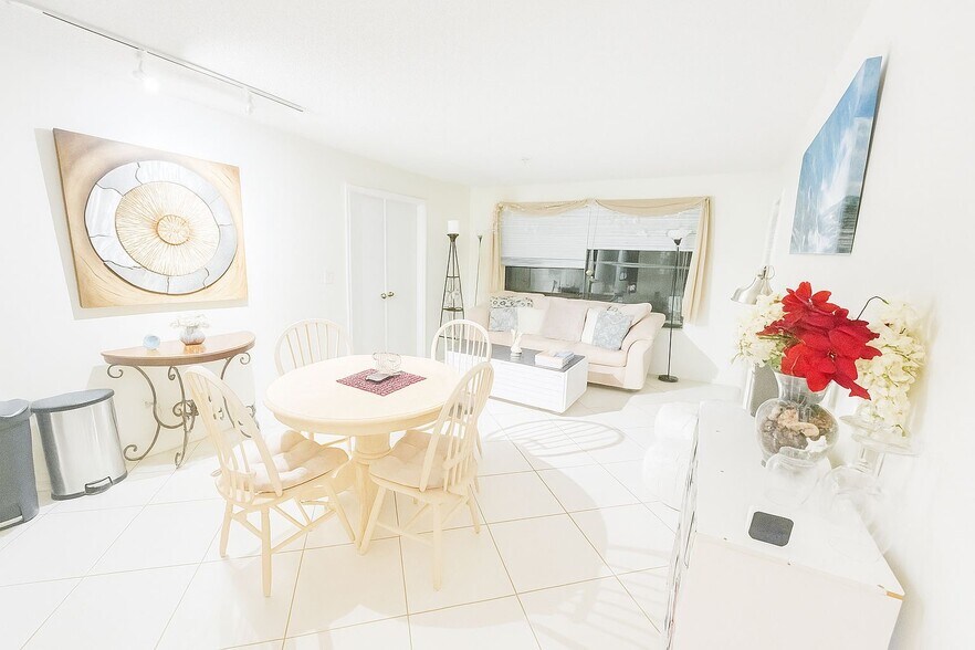 Building Photo - 2305 N Congress Ave