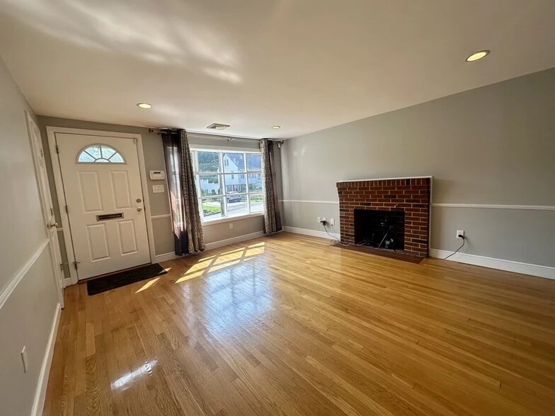 Building Photo - 33 Rublee St