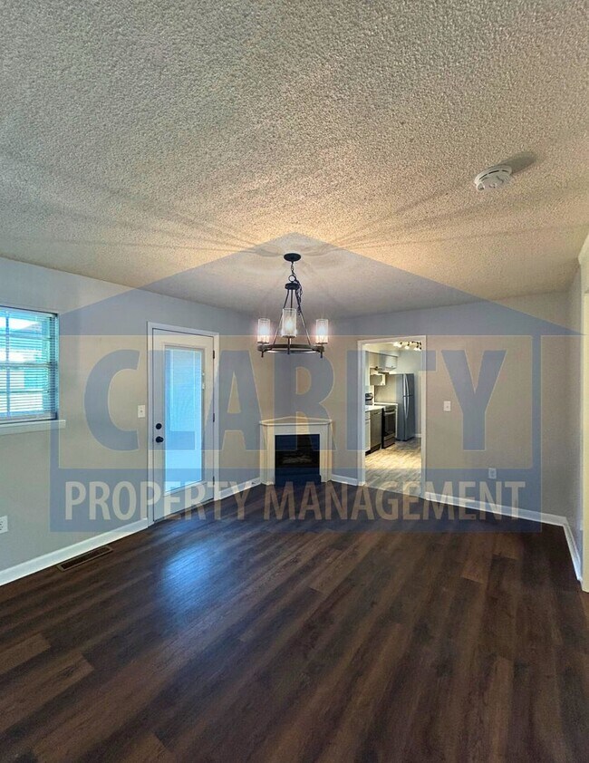 Building Photo - Three bedroom ranch-style home!