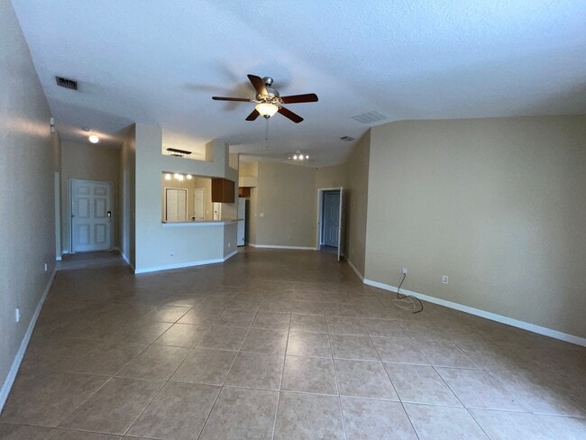 Building Photo - Plant City-Trapnell Ridge Community 4 Bedr...