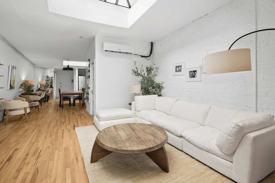 Building Photo - 354 Bowery