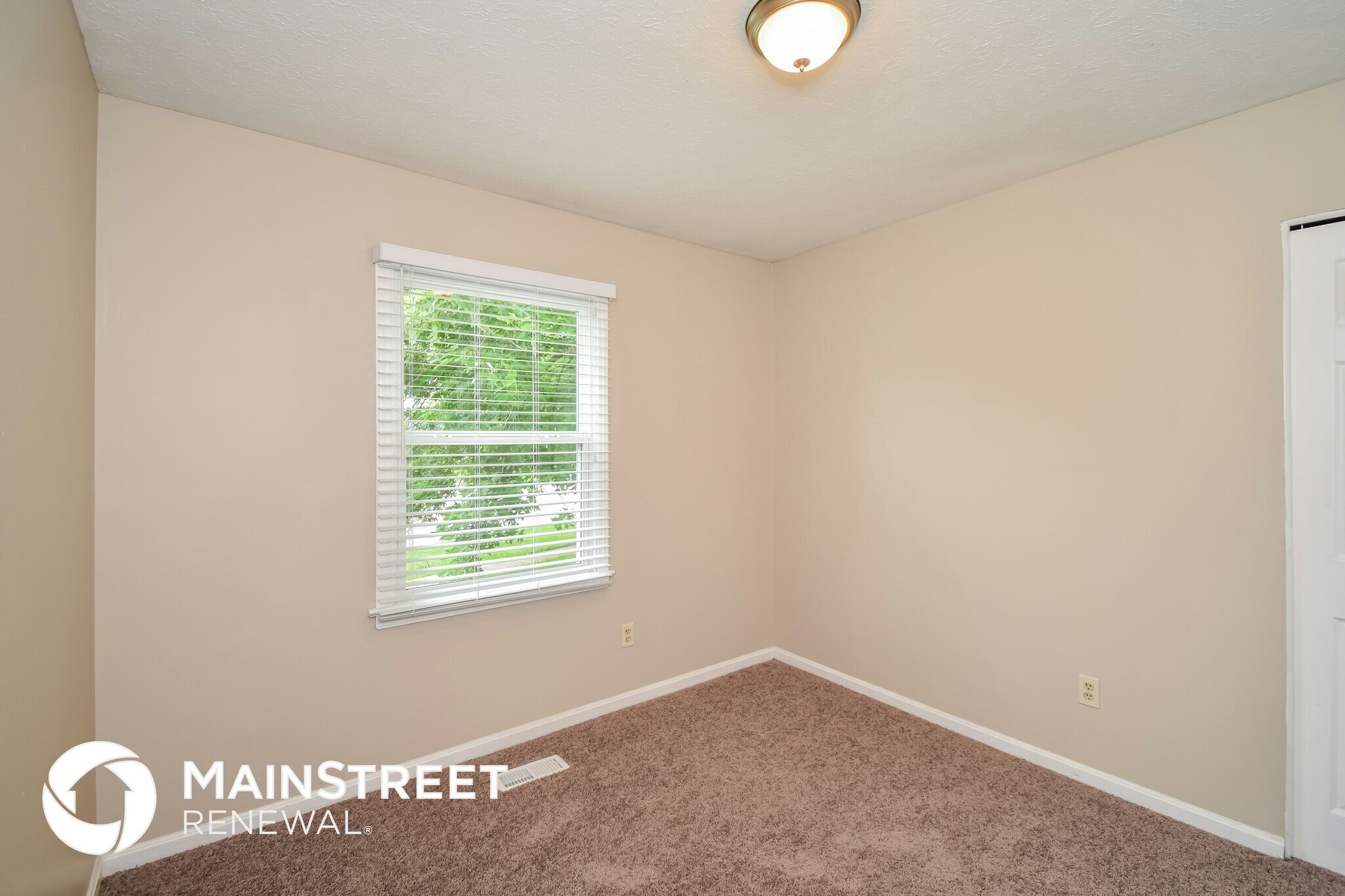 Building Photo - 2800 Summerfield Dr