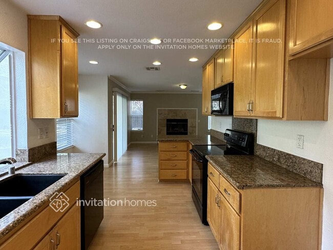 Building Photo - 9561 Dapple Ct