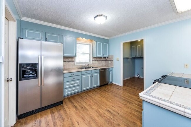 Building Photo - 3BD/1BA Home in Hickory