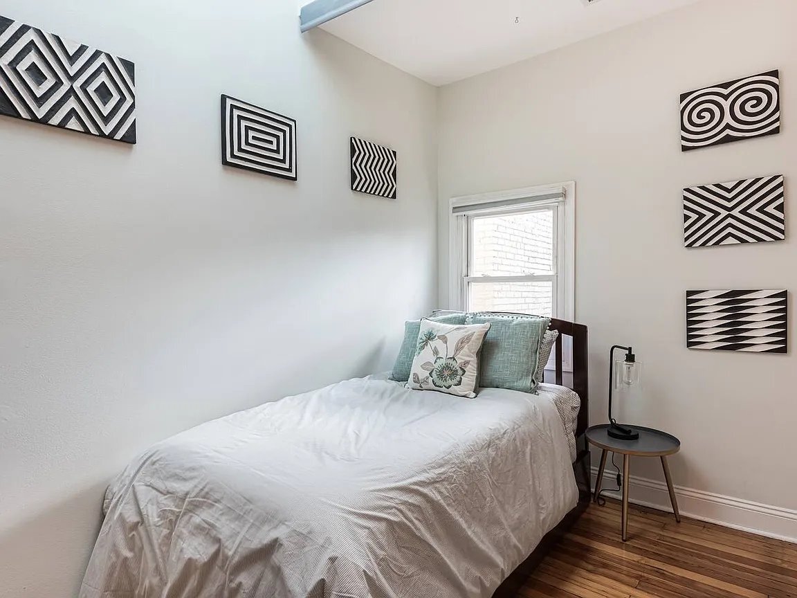 Building Photo - 1008 8th St NE