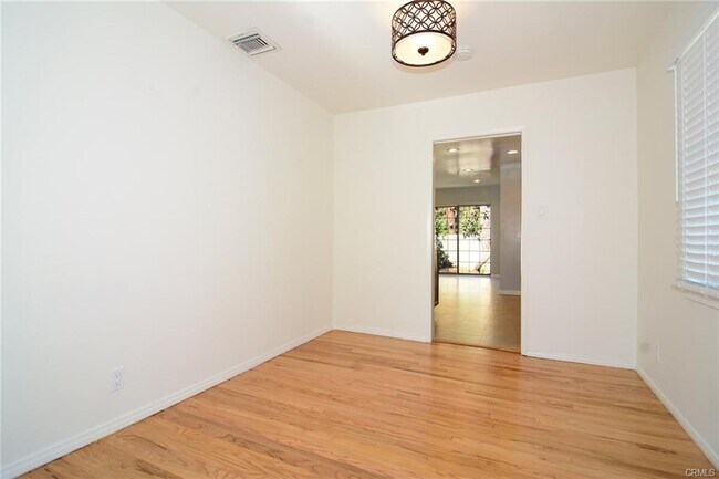 Building Photo - 14645 La Maida St