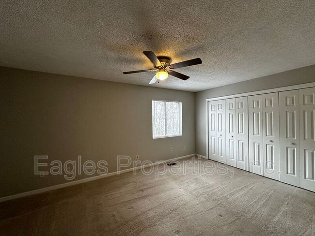 Building Photo - 2002 Stephens Ct