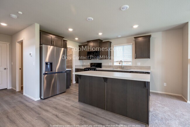 Building Photo - 1122 McCallum Ln