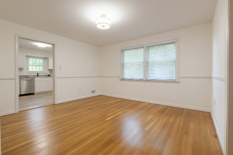Building Photo - 4902 Elsmere Ave
