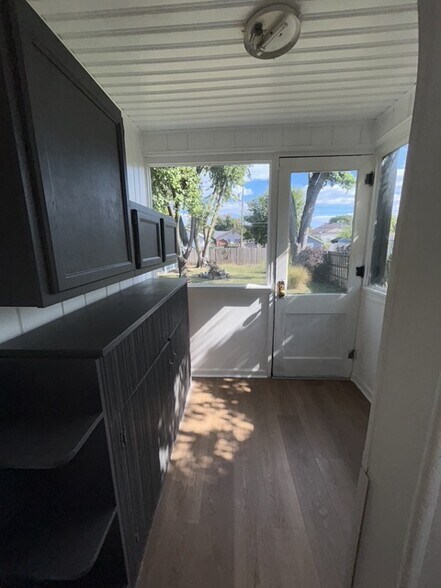 Building Photo - 811 N Dequincy St