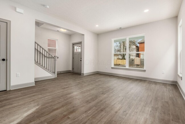Building Photo - 93 N Princeton Ave
