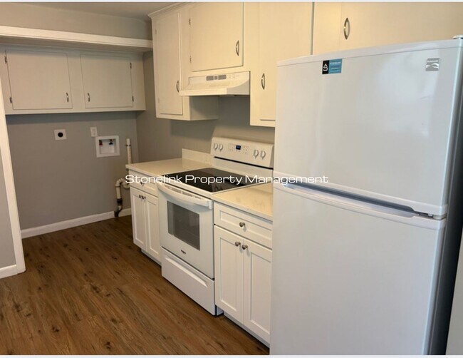 Building Photo - 31 Studley Ave