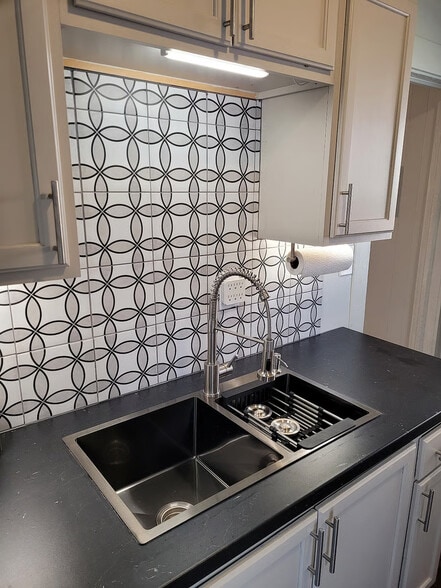 Building Photo - 59 S Lasalle St