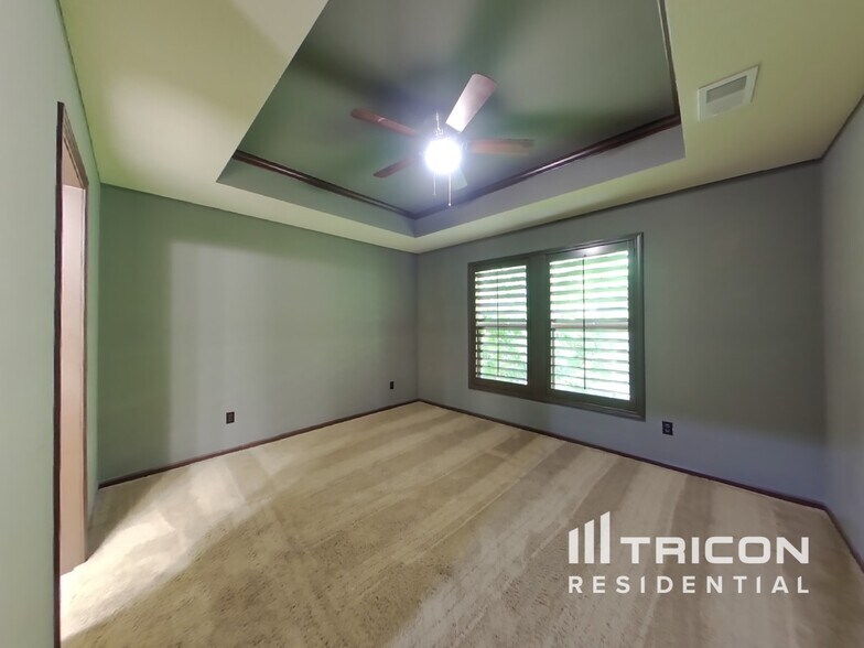 Building Photo - 20924 W 68th St