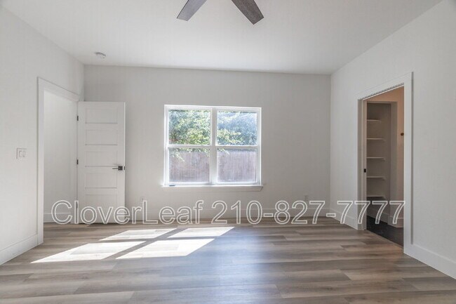 Building Photo - 1934 Lamar St