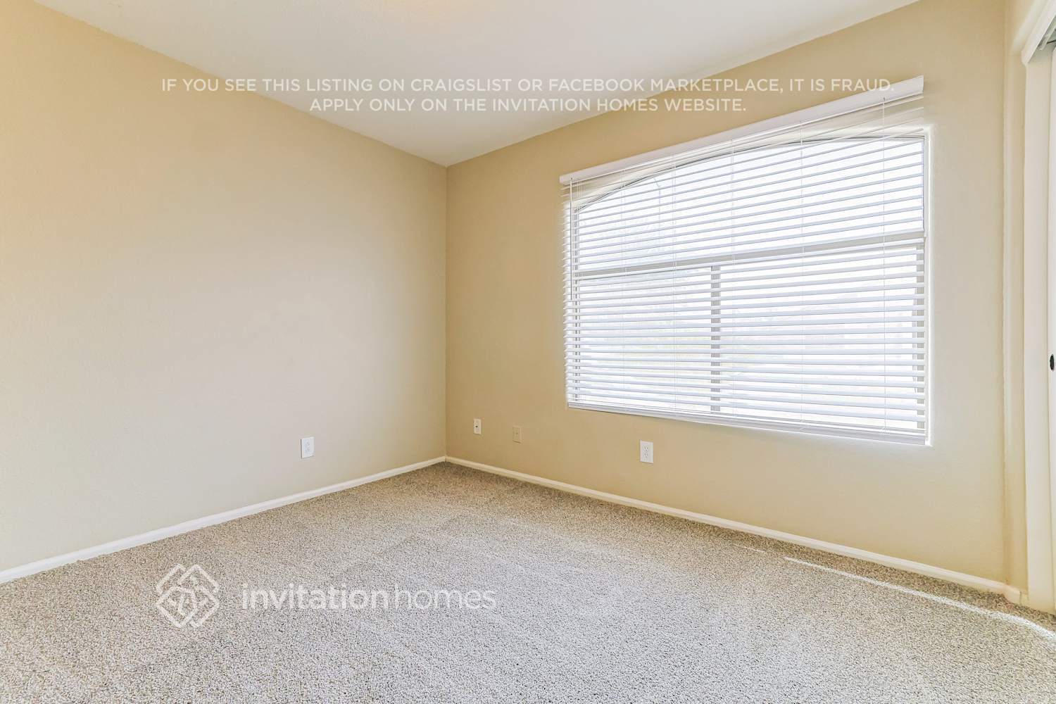 Building Photo - 11442 E Pronghorn Ave