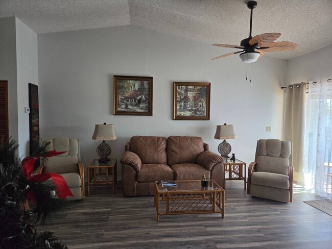 Building Photo - 4915 Casablanca Cir