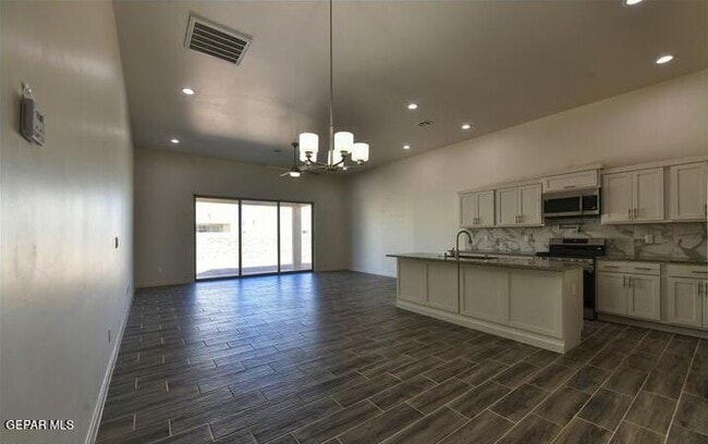 Building Photo - 51073 Sand Verbena Ave