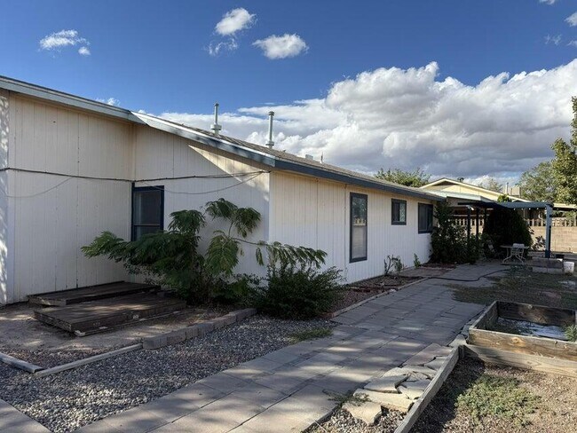 Building Photo - 290 Asbury Rd NE