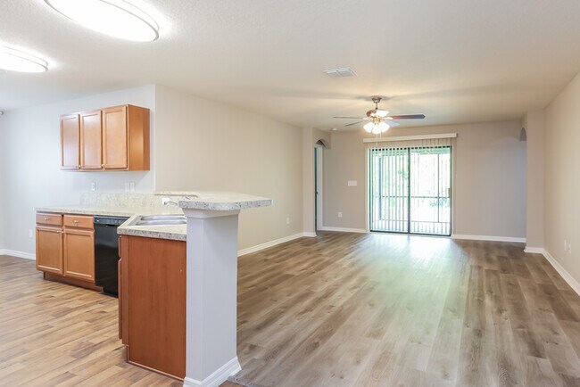 Building Photo - Inviting 3-Bedroom, 2-Bath Home in Ruskin, FL