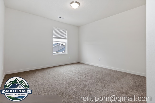 Building Photo - 7642 E Lightfoot St