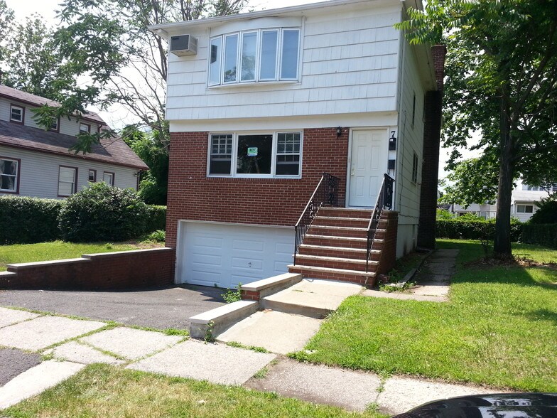 Primary Photo - 7 Brookwood St