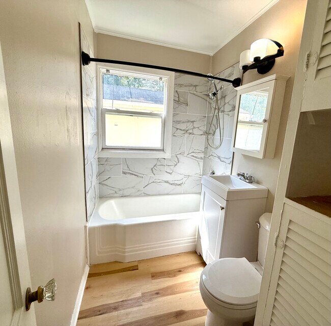 Building Photo - 1301 S Cottage Grove Ave